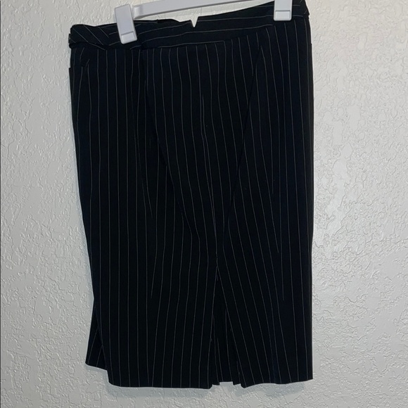 Norma Kamali Black knee-length pencil skirt with ribbed texture for work - Picture 3 of 9